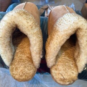 - Old friend slippers ladies size 10 EUC